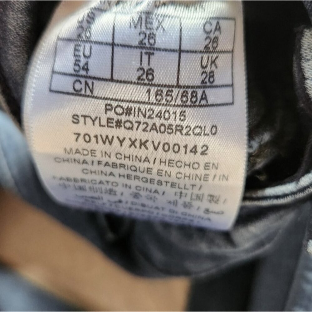High Waisted Vintage Buttoned Jean Guess Capris 26 Tons Of Stretch. - Picture 6 of 11